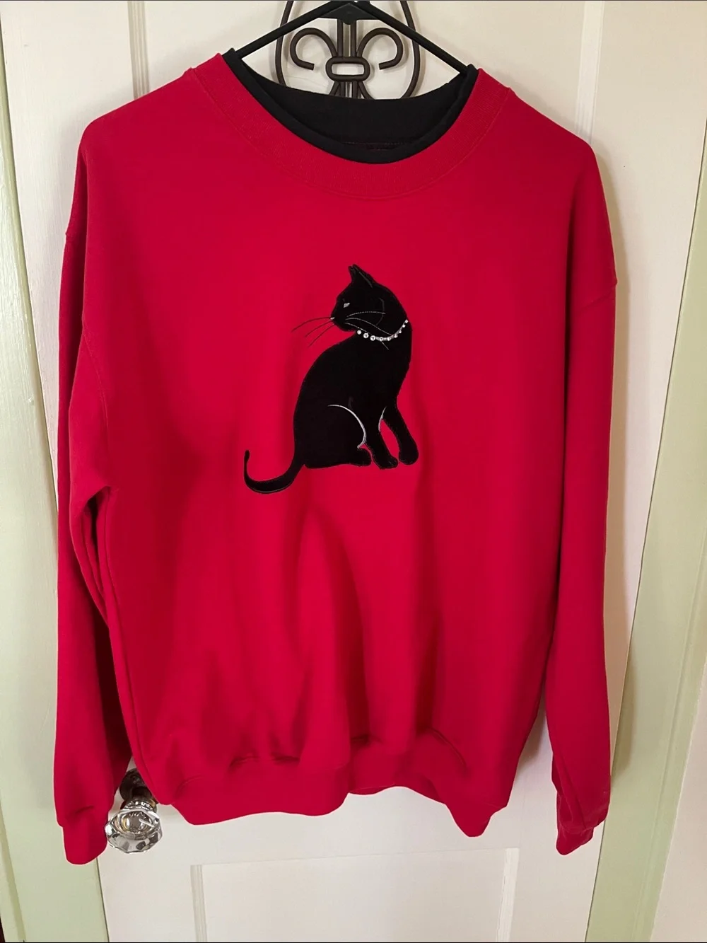 Red Cat Embroidered Sweatshirt - Elegant Black Cat Motif